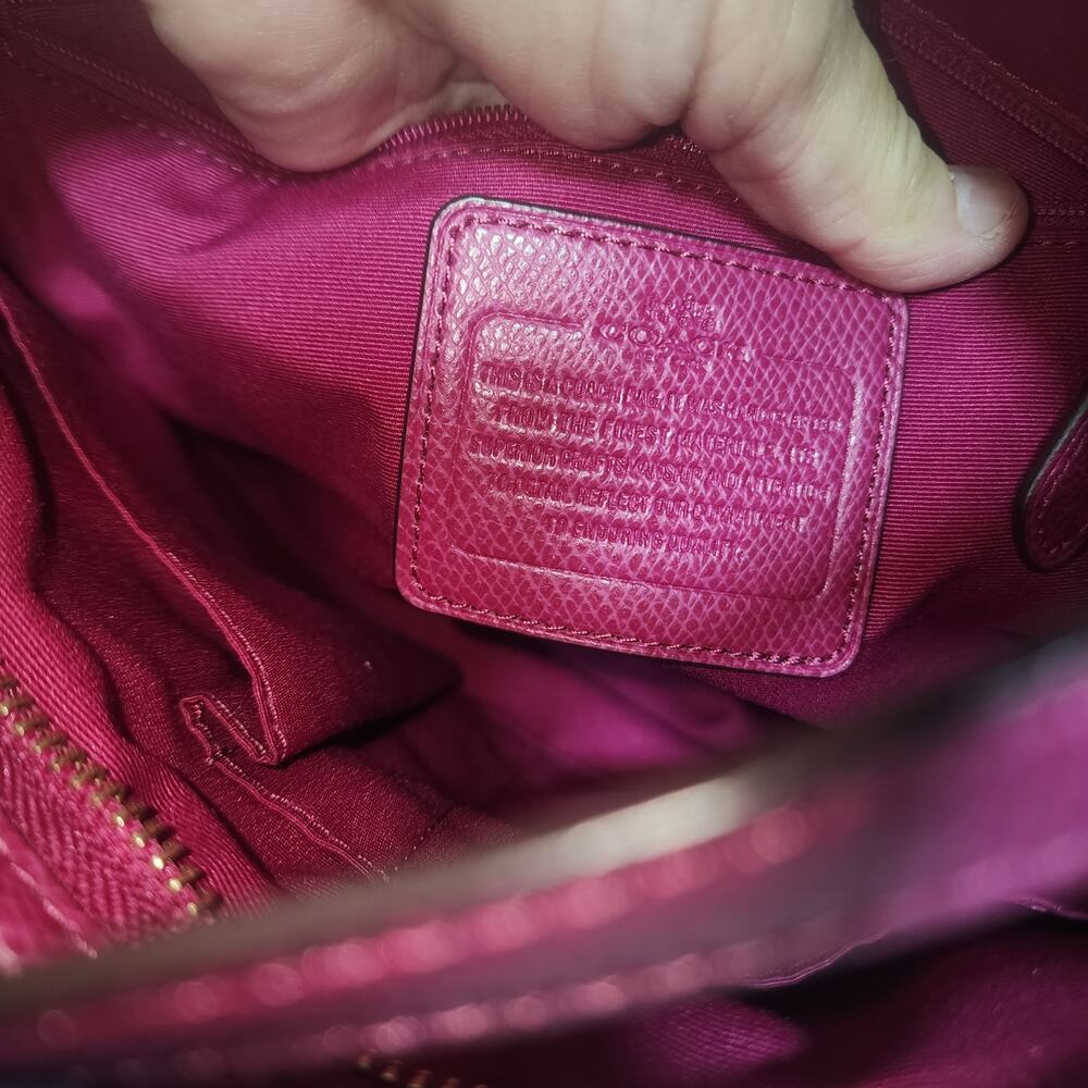COACH EUC SIGNATURE FILE CROSSBODY BAG - Picture 8 of 8